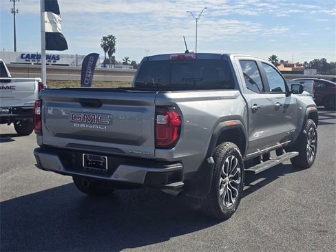 Used 2024 GMC Canyon Denali image 8