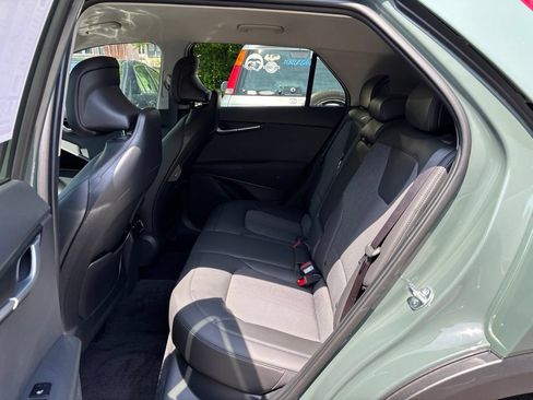 Certified 2025 Kia Niro EX w/ EX Cold Weather Package FWD image 18