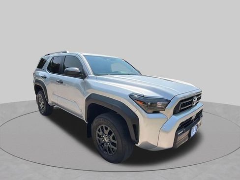 Used 2025 Toyota 4Runner SR5 AWD/4WD image 9