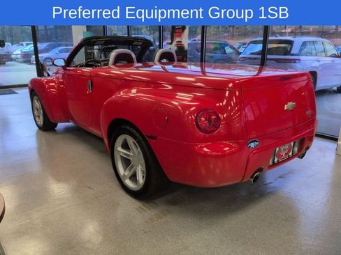 Used 2004 Chevrolet SSR w/ Preferred Equipment Group RWD image 6