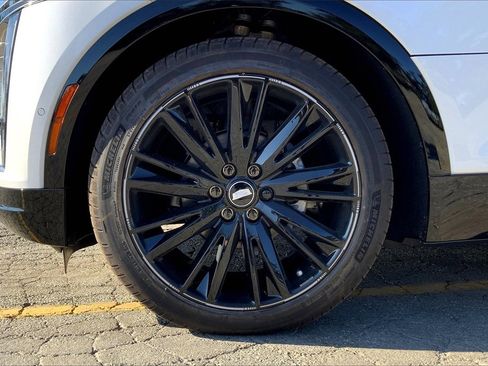 New 2025 Cadillac Lyriq Luxury image 13