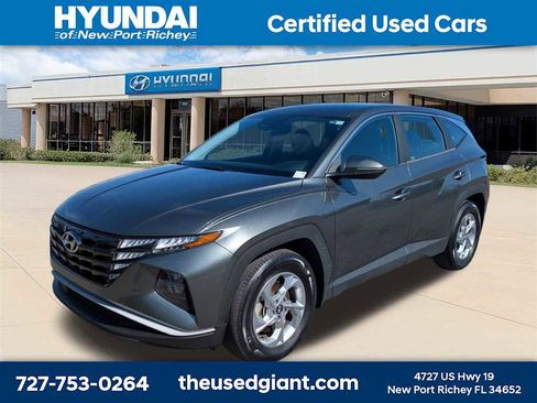 Certified 2022 Hyundai Tucson SE image 1