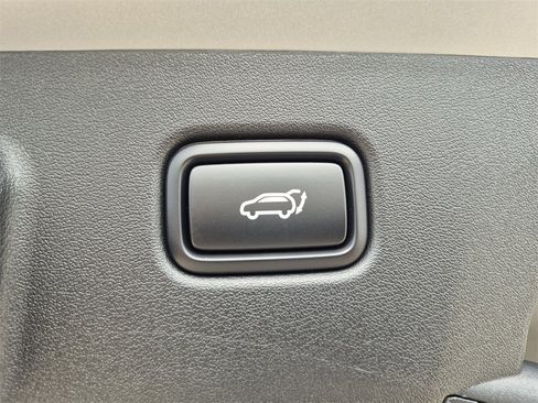 New 2025 Kia EV6 Wind image 13