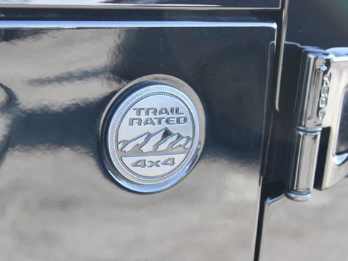 Used 2023 Jeep Gladiator Sport AWD/4WD image 13