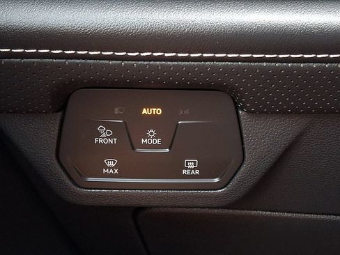 Used 2024 Volkswagen Atlas Cross Sport SE AWD/4WD image 26