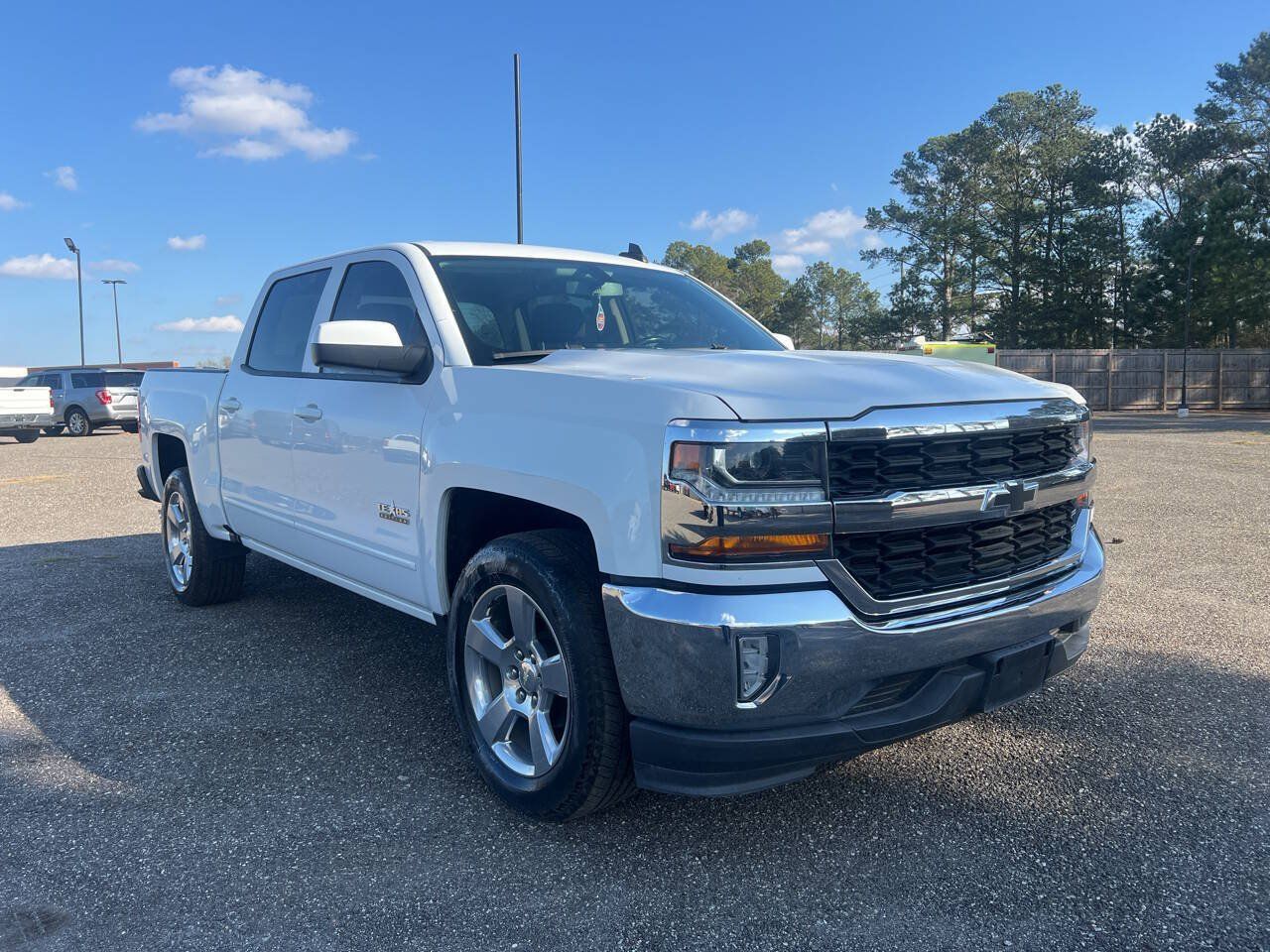 Used 2018 Chevrolet Silverado 1500 LT w/ Texas Edition RWD image 3