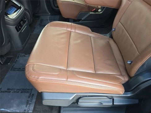 Certified 2024 Lincoln Navigator Reserve AWD/4WD image 17