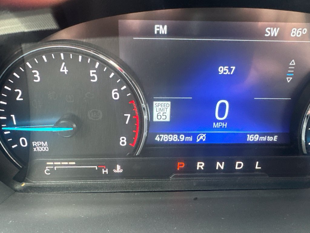 Used 2023 Ford Explorer XLT w/ Equipment Group 202A AWD/4WD image 4