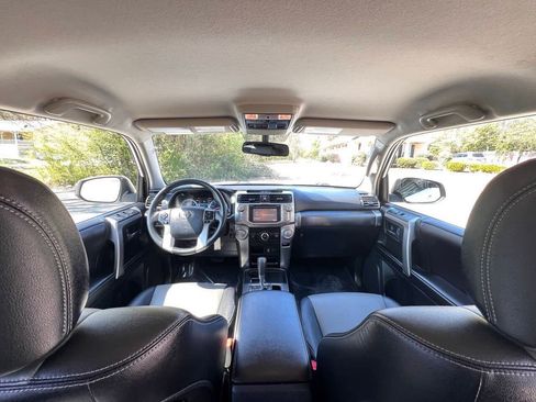 Used 2017 Toyota 4Runner SR5 Premium RWD image 12