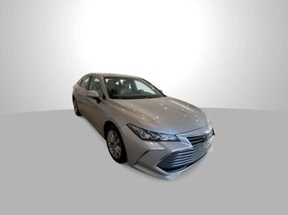 Used 2021 Toyota Avalon XLE video 2
