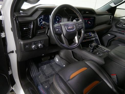 Used 2024 GMC Sierra 1500 AT4 w/ Technology Package image 11