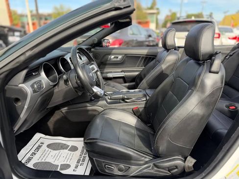 Used 2019 Ford Mustang Premium image 24