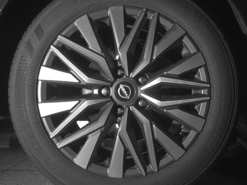 Used 2025 Nissan Altima 2.5 SV FWD image 15
