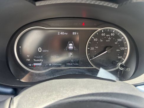 Used 2025 Nissan Versa SV FWD image 37