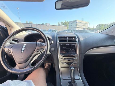 Used 2013 Lincoln MKX FWD image 17