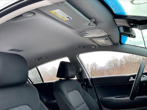 Used 2020 Kia Sportage LX image 19