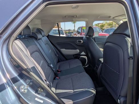Certified 2025 Hyundai Venue Limited FWD image 28
