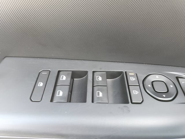 New 2026 Kia K4 FWD image 22