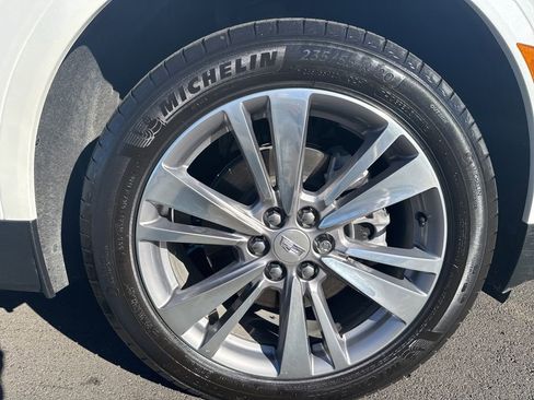 Certified 2025 Cadillac XT5 Premium Luxury image 9