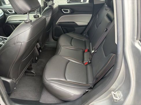 Certified 2022 Jeep Compass Limited image 27