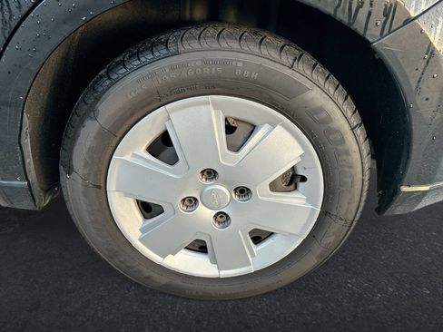 Used 2010 Ford Focus S FWD image 10