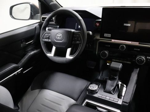 New 2026 Toyota Tacoma TRD Off-Road AWD/4WD image 17