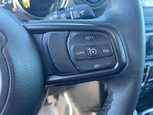 Used 2023 Jeep Wrangler Unlimited image 11