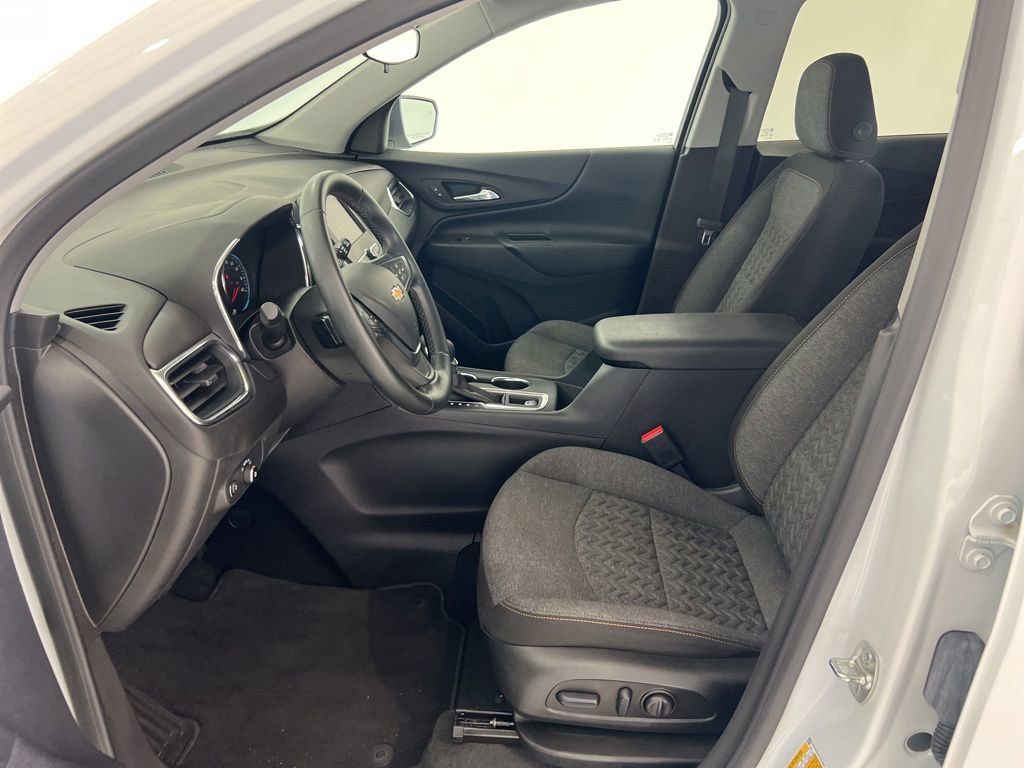 Used 2024 Chevrolet Equinox LT FWD image 18