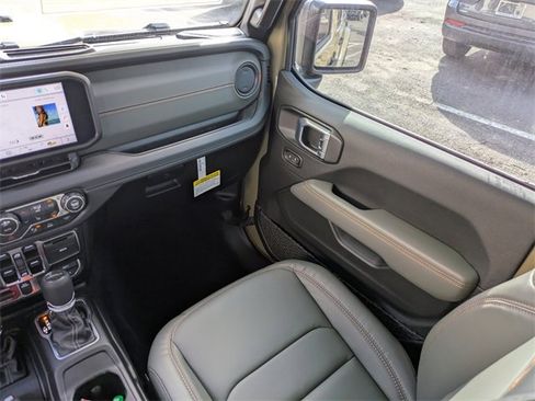 New 2026 Jeep Gladiator Mojave image 16