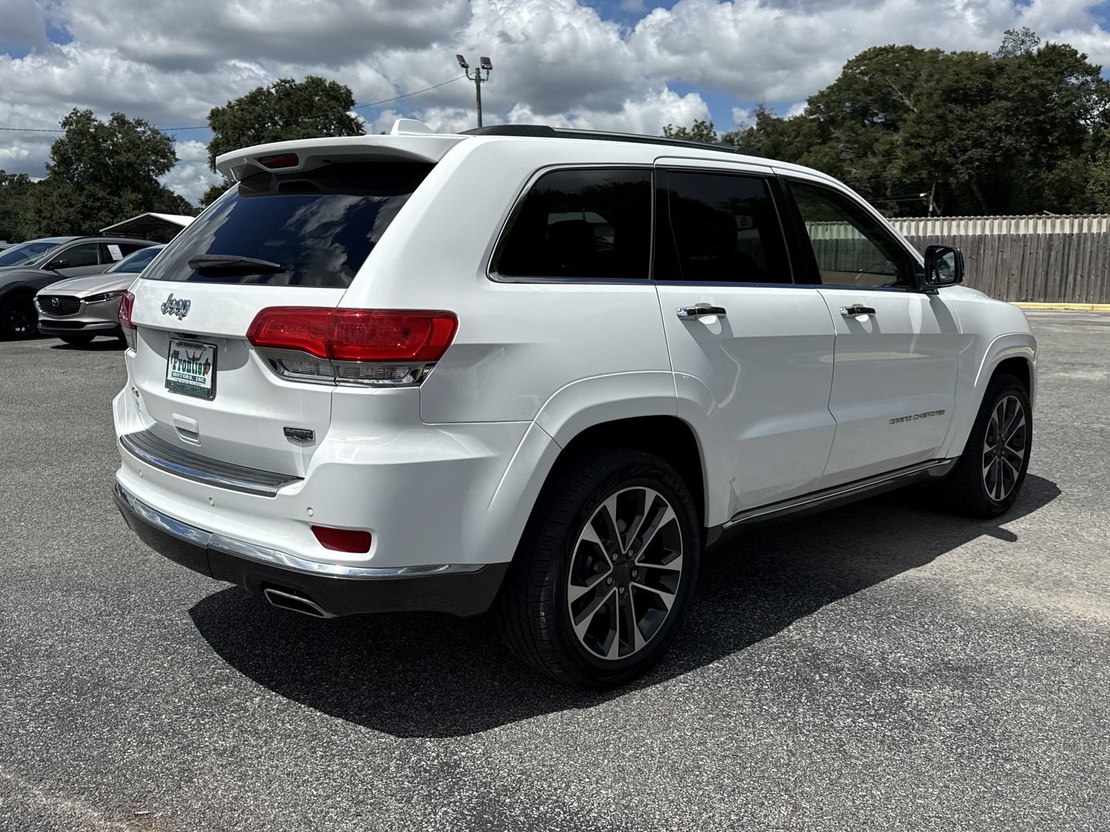 Used 2015 Jeep Grand Cherokee Summit AWD/4WD image 5