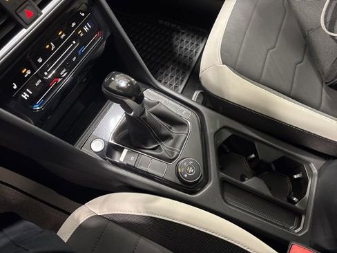 New 2025 Volkswagen Taos SE image 13