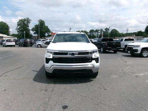 Used 2024 Chevrolet Silverado 1500 LT AWD/4WD image 3