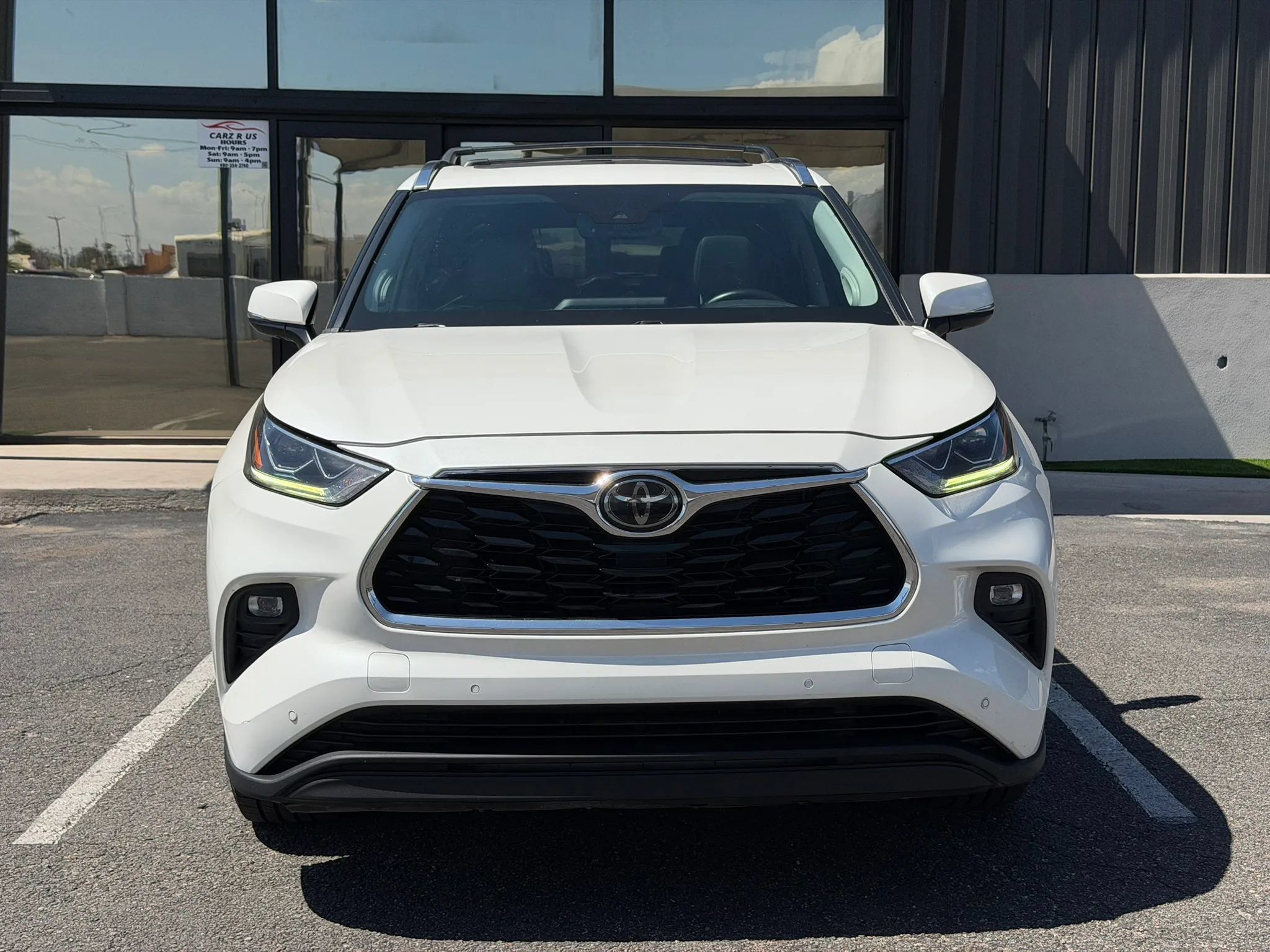 Used 2020 Toyota Highlander Limited FWD image 16
