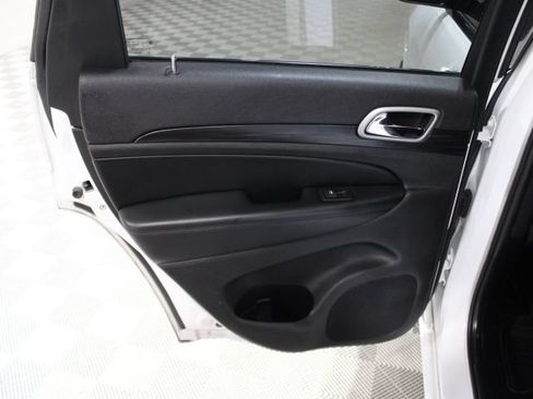 Used 2019 Jeep Grand Cherokee Altitude AWD/4WD image 20