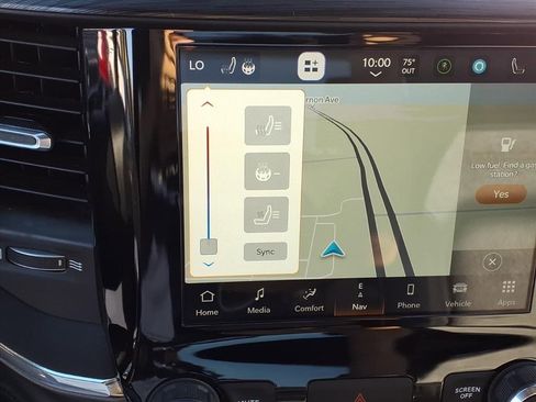 Used 2024 RAM 1500 Laramie image 46