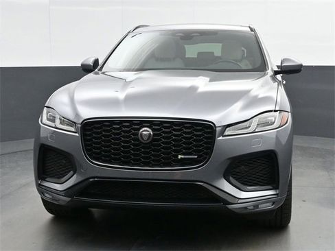 Used 2023 Jaguar F-PACE R-Dynamic S image 3