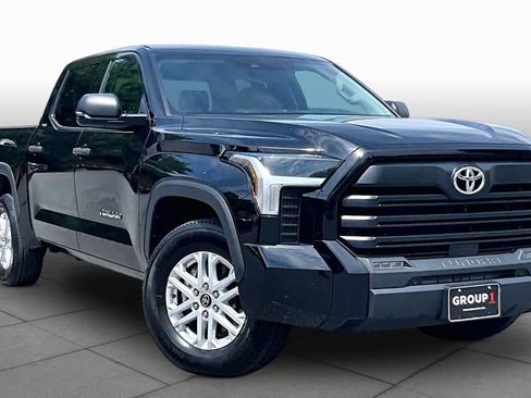 Used 2022 Toyota Tundra SR5 w/ Convenience Package RWD image 3