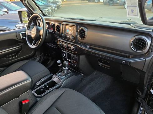 Used 2021 Jeep Wrangler Unlimited Sport image 9