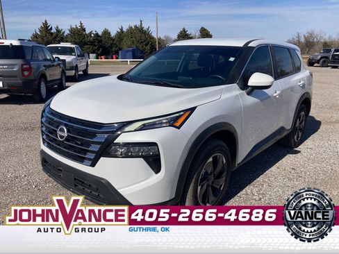 Used 2024 Nissan Rogue SV image 1