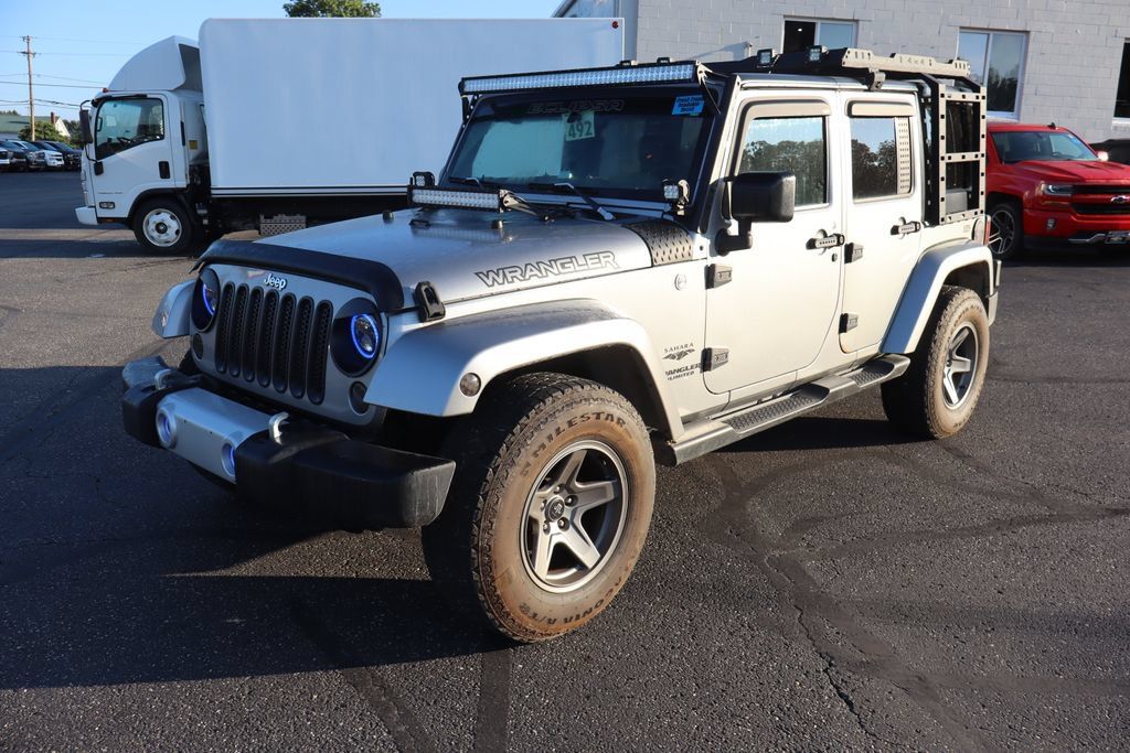 Used 2015 Jeep Wrangler Unlimited Sahara w/ Connectivity Group AWD/4WD image 2