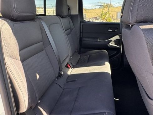 Used 2024 Nissan Frontier SV w/ SV Convenience Package image 15