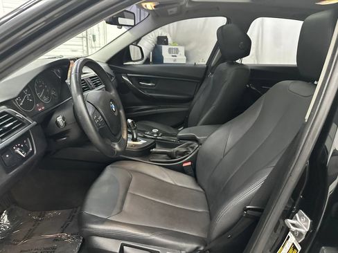 Used 2017 BMW 320i Sedan RWD image 24