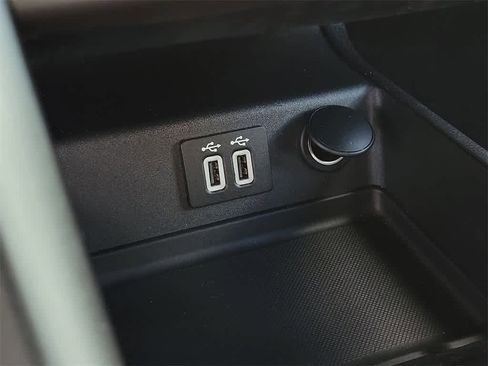 Used 2019 Ford Fusion Titanium image 31