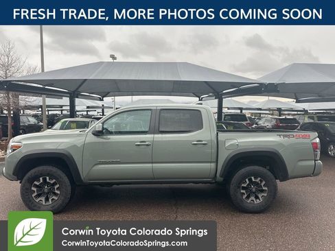 Used 2023 Toyota Tacoma TRD Off-Road w/ TRD Premium Off Road Package image 5