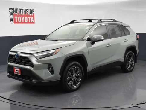 Used 2022 Toyota RAV4 XLE Premium AWD/4WD image 8