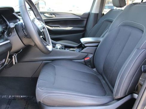 Used 2023 Jeep Grand Cherokee Laredo w/ Luxury Tech Group I AWD/4WD image 35