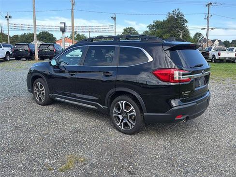 Used 2024 Subaru Ascent Limited AWD/4WD image 3