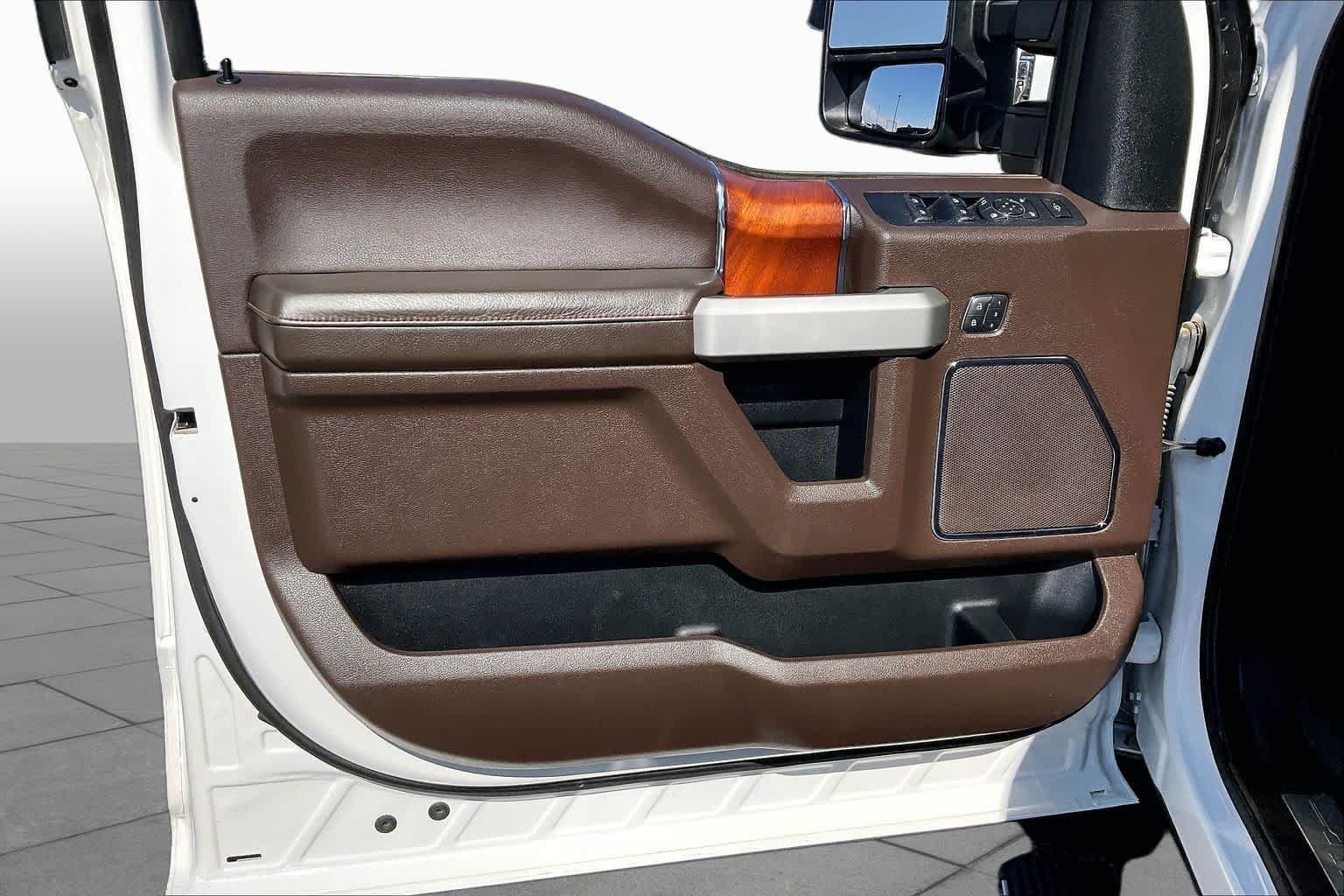 Used 2019 Ford F350 King Ranch w/ King Ranch Ultimate Package AWD/4WD image 22