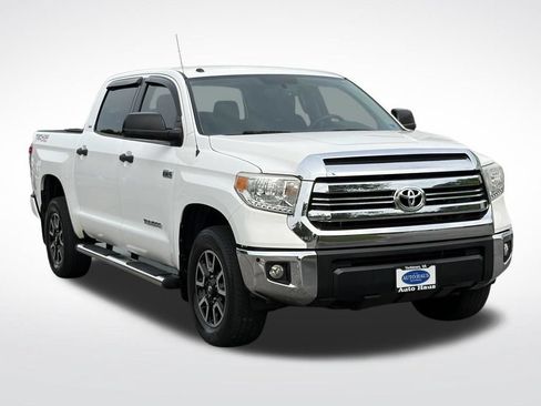 Used 2016 Toyota Tundra SR5 w/ TRD Off Road Package AWD/4WD image 8