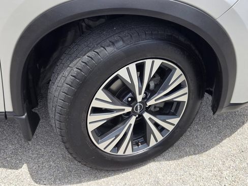 Certified 2023 Nissan Rogue SV FWD image 6